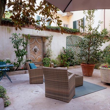Il Cortile Di Elisa & Our Flats Bed & Breakfast Lucca Exterior photo