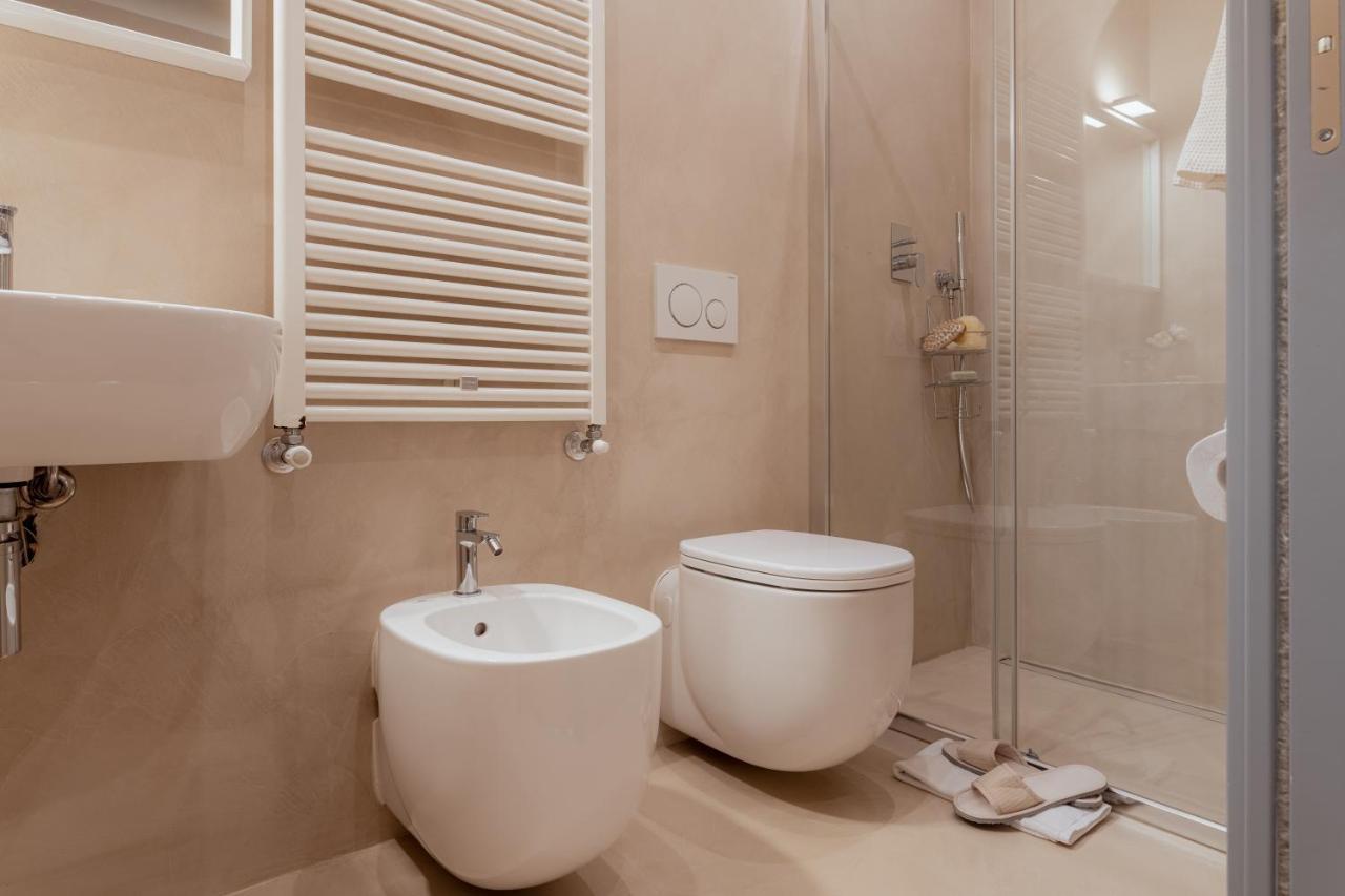 Il Cortile Di Elisa & Our Flats Bed & Breakfast Lucca Exterior photo