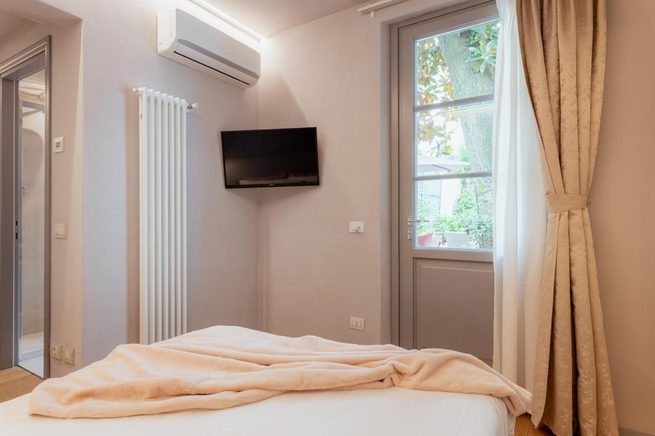 Il Cortile Di Elisa & Our Flats Bed & Breakfast Lucca Exterior photo