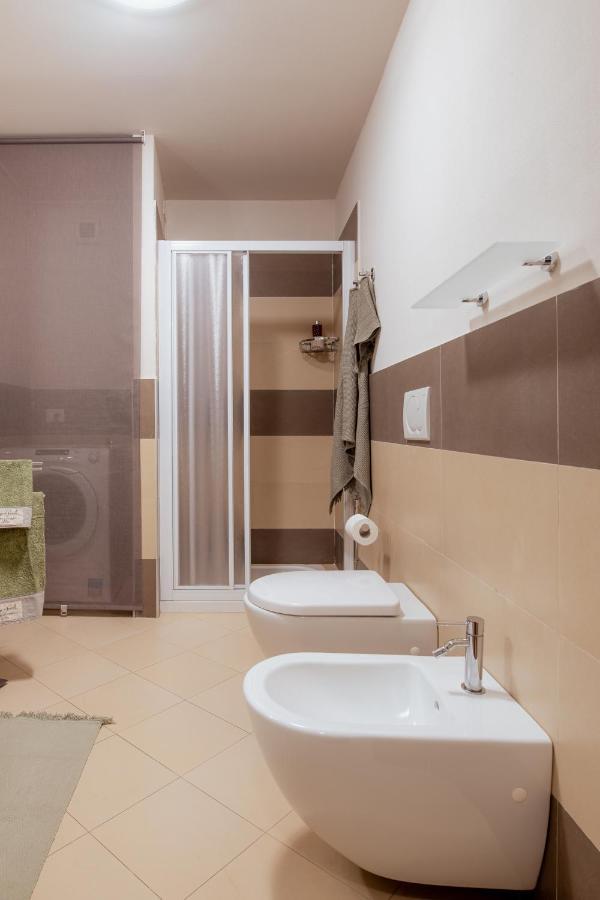 Il Cortile Di Elisa & Our Flats Bed & Breakfast Lucca Exterior photo